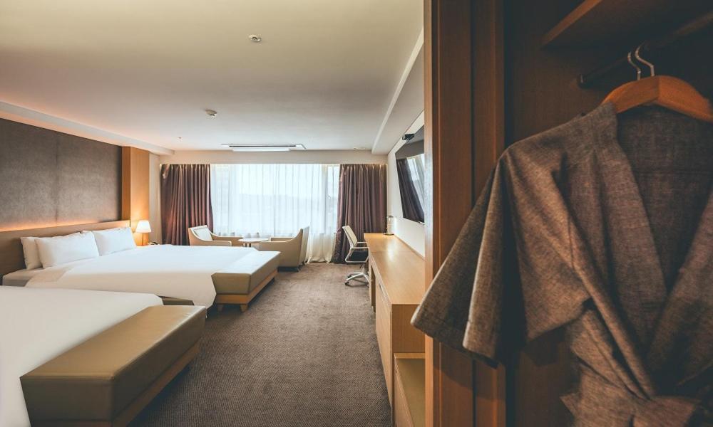 Wonju City Hotel Hyeoksin Exterior photo