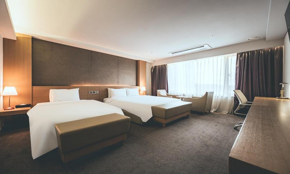 Wonju City Hotel Hyeoksin Exterior photo