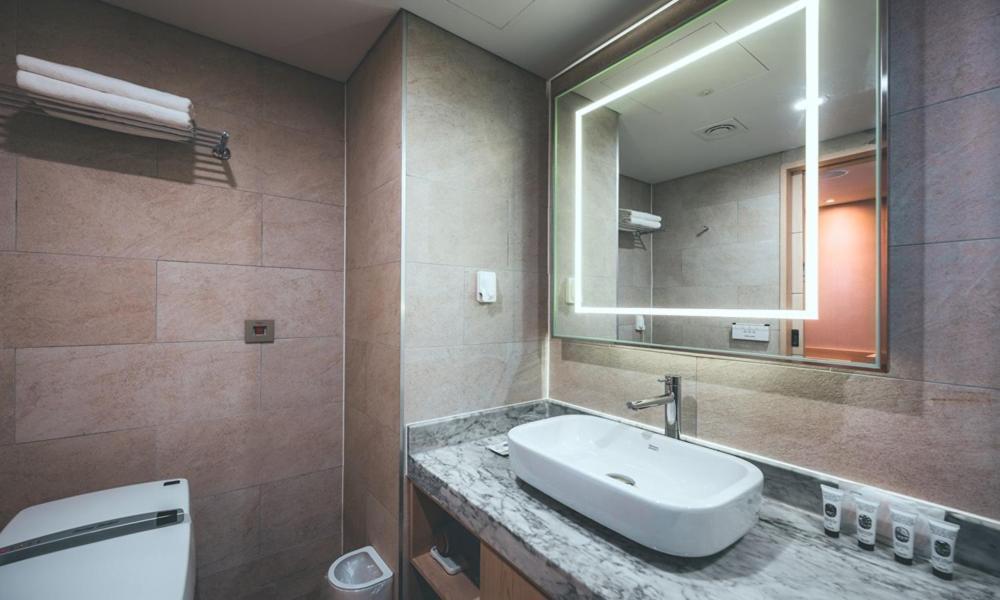 Wonju City Hotel Hyeoksin Exterior photo