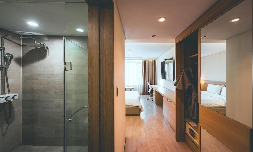Wonju City Hotel Hyeoksin Exterior photo
